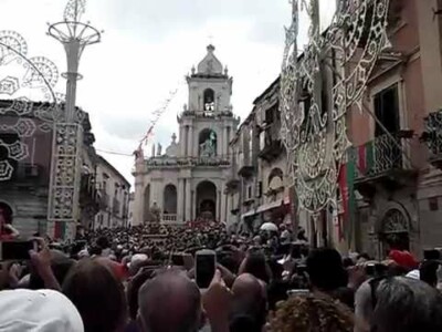 Spettacolare Sciuta 2015 - San Paolo Patrono di Palazzolo Acreide (SR) Spettacolare Sciuta 2015 - San Paolo Patrono di Palazzolo Acreide (SR)