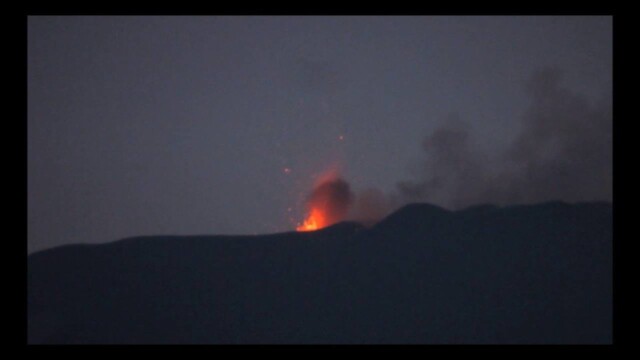Etna&#39;s Voragine in action, 24-25 May 2016