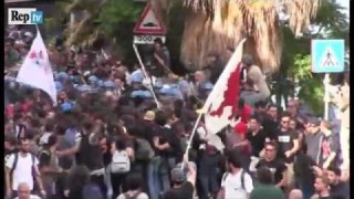 Taormina, gli scontri dall'alto al corteo anti G7