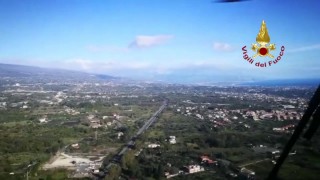 TERREMOTO CATANIA - sorvolo elicottero VIGILI DEL FUOCO